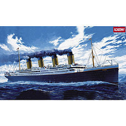  commercial plastic model ship,commercial ship,RMS Titanic Ocean Liner -- Plastic Model Commercial Ship Kit -- 1/400 Scale -- #14215